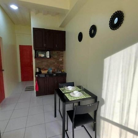 Antwet Backpacker'S Inn & Rooftop Bar Dumaguete City ภายนอก รูปภาพ