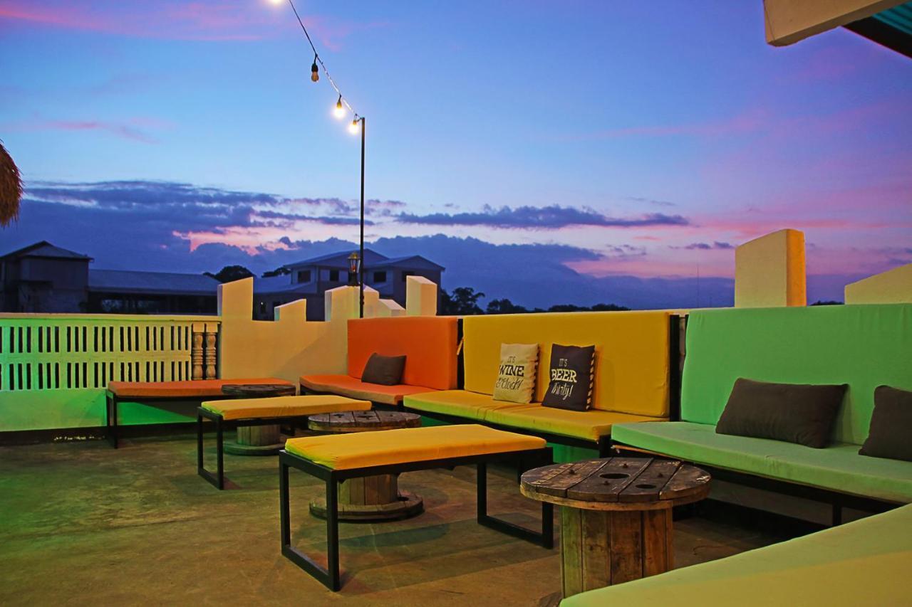 Antwet Backpacker'S Inn & Rooftop Bar Dumaguete City ภายนอก รูปภาพ
