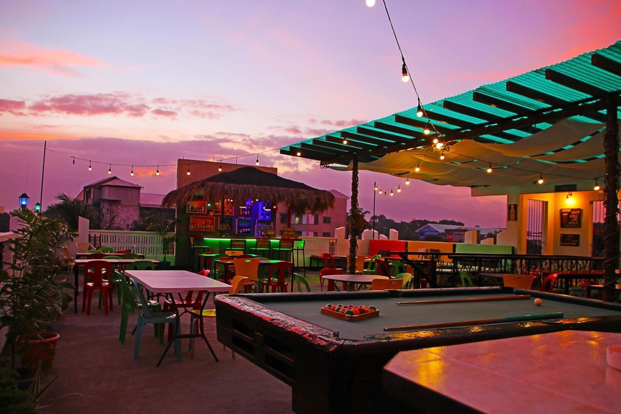 Antwet Backpacker'S Inn & Rooftop Bar Dumaguete City ภายนอก รูปภาพ