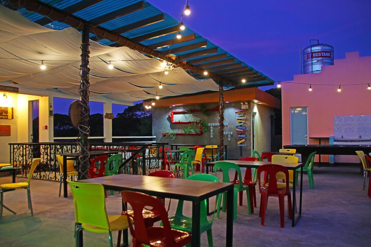 Antwet Backpacker'S Inn & Rooftop Bar Dumaguete City ภายนอก รูปภาพ