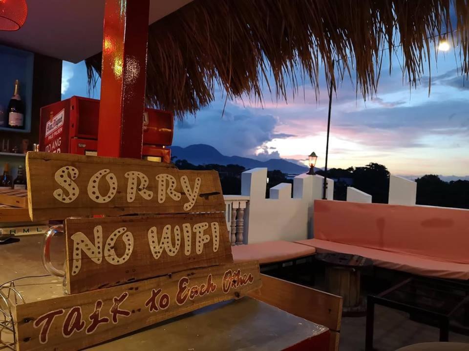 Antwet Backpacker'S Inn & Rooftop Bar Dumaguete City ภายนอก รูปภาพ
