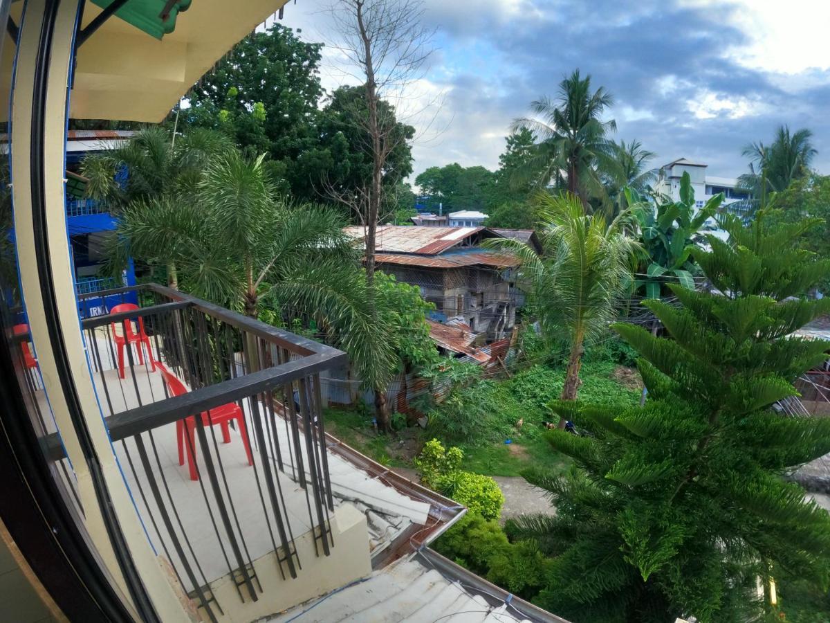 Antwet Backpacker'S Inn & Rooftop Bar Dumaguete City ภายนอก รูปภาพ