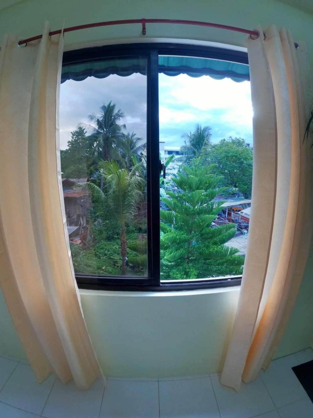 Antwet Backpacker'S Inn & Rooftop Bar Dumaguete City ภายนอก รูปภาพ